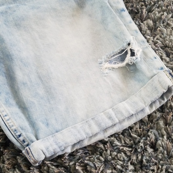 H&M Blue and White Acid Wash Jean Shorts - Picture 3 of 4
